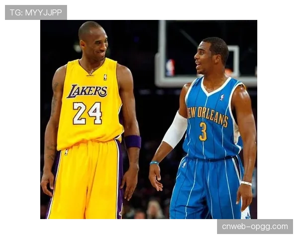 特写:告别战?克里斯·保罗在赛后与每位队友长时间拥抱 特写:告别战?克里斯·保罗在赛后与每位队友长时间拥抱